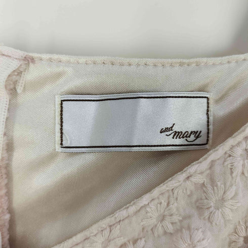 アンドマリー AND MARY パフスリーブ フラワーエンボス ミニワンピース レディース