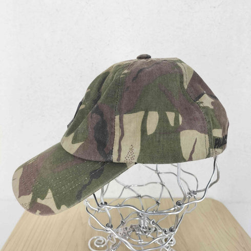 パレス PALACE × the british millerain カモ柄ストラップバックキャップ メンズ