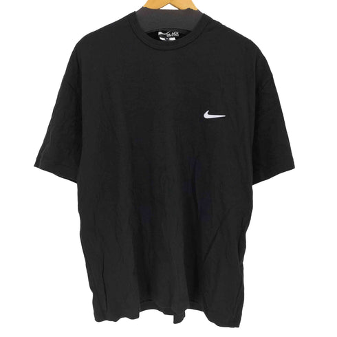 ブラックコムデギャルソン BLACK COMME des GARCONS 23SS スウォッシュロゴクルーネックS/S Tシャツ メンズ JPN:S