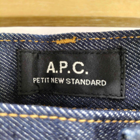 アーペーセー A.P.C. PETIT NEW STANDARD ボタンフライ インディゴテーパードデニム メンズ 28