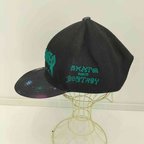 スラッシャーマガジン THRASHER MAGAZINE 宇宙柄 ロゴ刺繍 スナップバックキャップ メンズ FREE