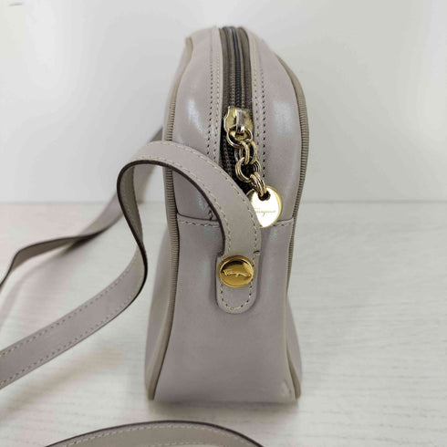 サルヴァトーレフェラガモ Salvatore Ferragamo レザーショルダーバッグ レディース