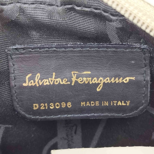 サルヴァトーレフェラガモ Salvatore Ferragamo レザーショルダーバッグ レディース