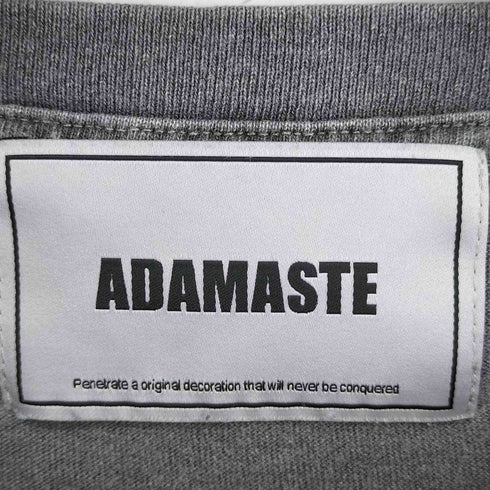 ADAMASTE フロントプリント S/S Tシャツ メンズ