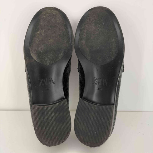 ザラ ZARA チェーン付きレリーフ加工モカシン クロコ型押し チェーンビット ローファー レディース EUR:37