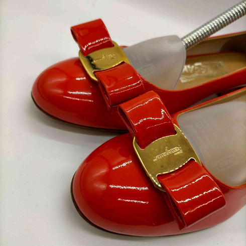 サルヴァトーレフェラガモ Salvatore Ferragamo イタリア製 リボン付きエナメルレザー パンプス レディース 6 1/2