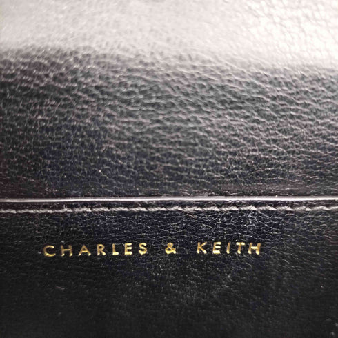チャールズアンドキース CHARLES&KEITH ELONGATED CROSSBODY BAG イロンゲイン クロスボディ バック レディース