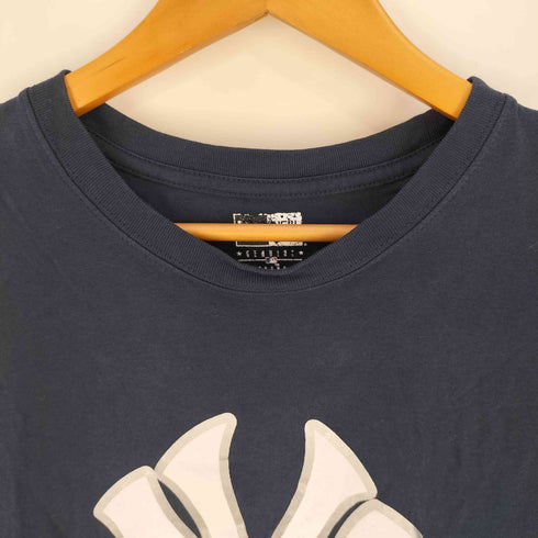 ニューエラ NEW ERA 2019 メタリックロゴ 星 クルーネックTシャツ メンズ import:L
