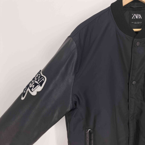 ザラ ZARA dnwr Embroidered Patchwork Black Jacket 刺繍 パッチワーク ブラック 中綿 ジャケット スタジャン メンズ import:L