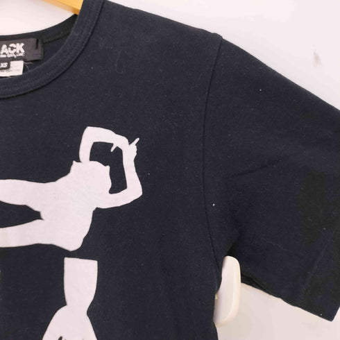 ブラックコムデギャルソン BLACK COMME des GARCONS 22ss 人型 ロゴプリント クルーネック 半袖Tシャツ メンズ JPN:XS