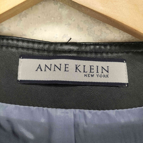 アンクライン ANNE KLEIN ラムレザーノーカラージャケット レディース