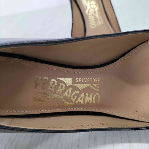 サルヴァトーレフェラガモ Salvatore Ferragamo イタリア製 ヴァラリボン エナメルパンプス レディース 5 1/2