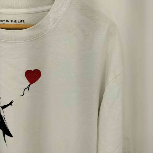 アデイインザライフユナイテッドアローズ A day in the life UNITED ARROWS バンクシー プリント クルーネックTシャツ メンズ JPN:L