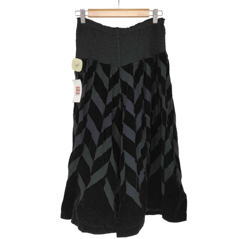 イッセイミヤケミー ISSEY MIYAKE me 製品染めフロッキーヘリンボーンスカート レディース