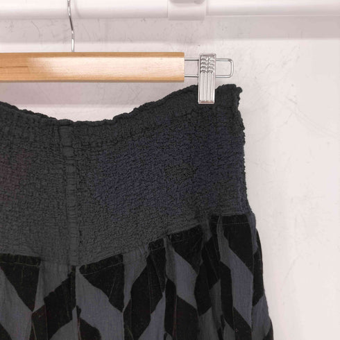 イッセイミヤケミー ISSEY MIYAKE me 製品染めフロッキーヘリンボーンスカート レディース