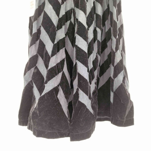イッセイミヤケミー ISSEY MIYAKE me 製品染めフロッキーヘリンボーンスカート レディース