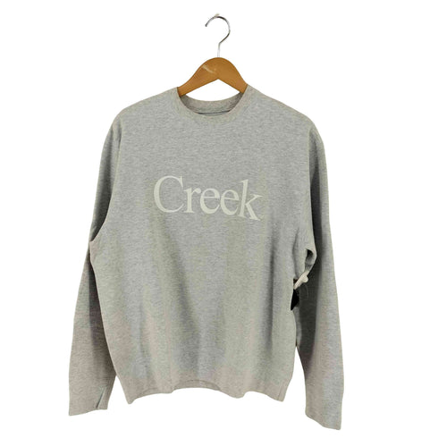 クリークアングラーズデバイス creek anglers device ×MIN-NANO ロゴプリント クルーネック スウェット メンズ JPN:M