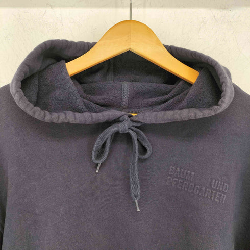 バウムウンドヘルガーデン BAUM UND PFERDGARTEN エンボスロゴ プルオーバーパーカー レディース