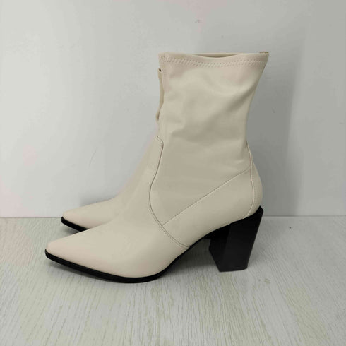 チャールズアンドキース CHARLES&KEITH スランテッドブロックヒール アンクルブール レディース 37