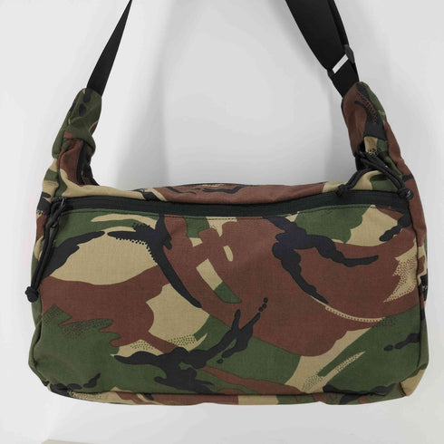 ミステリーランチ MYSTERY RANCH カモフラ ナイロンショルダーバッグ メンズ