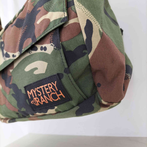 ミステリーランチ MYSTERY RANCH カモフラ ナイロンショルダーバッグ メンズ