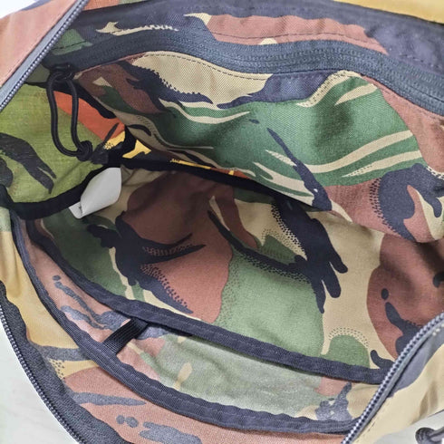 ミステリーランチ MYSTERY RANCH カモフラ ナイロンショルダーバッグ メンズ