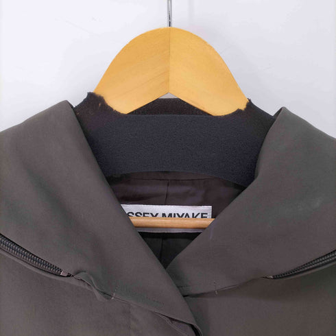 イッセイミヤケホワイトレーベル ISSEY MIYAKE WHITE LABEL ロールアップ式 比翼 ポリエステルコート レディース JPN:3