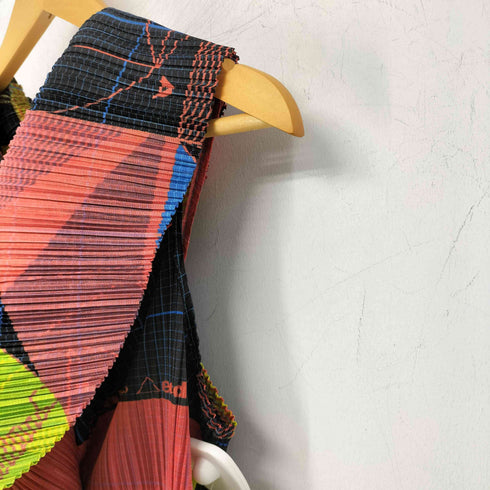 プリーツプリーズイッセイミヤケ PLEATS PLEASE ISSEY MIYAKE 丸穴 図形転写 変形ワンピース レディース JPN:5