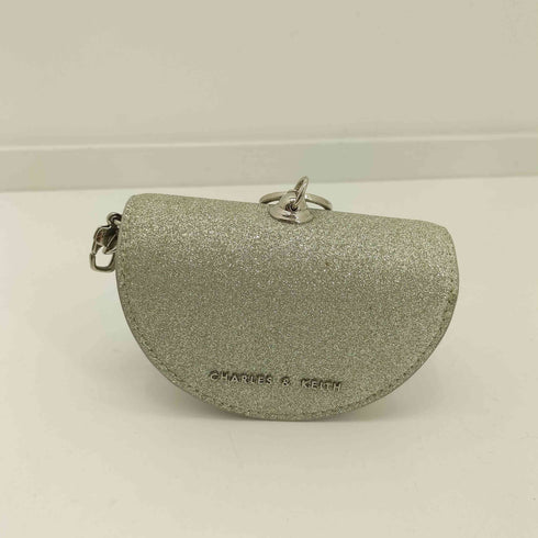 チャールズアンドキース CHARLES&KEITH エンベリッシュド セミサークルポーチ レディース