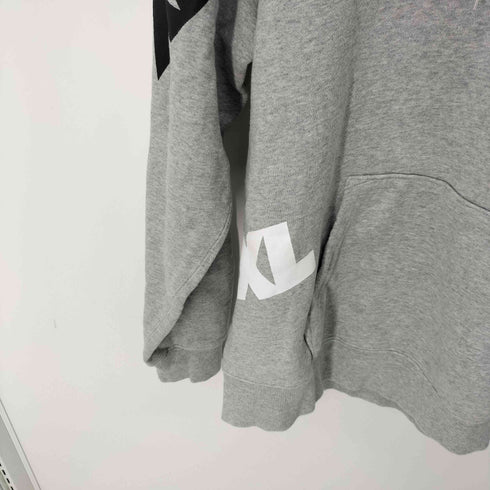 エクストララージ XLARGE ランダムロゴプルオーバーパーカー メンズ JPN:L