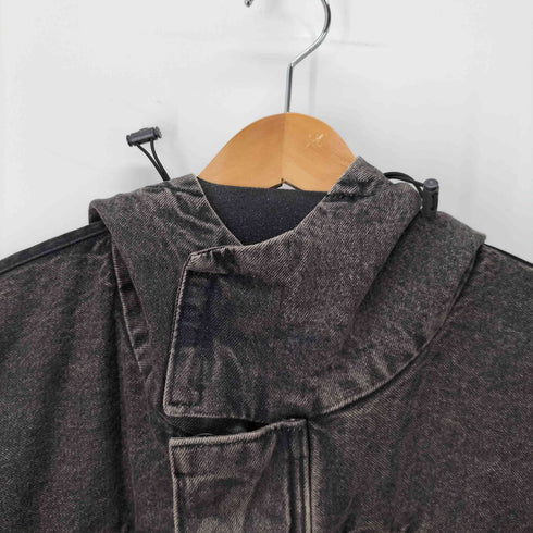 ザラ ZARA コントラストフード付きデニムジャケット 短丈 裾ドローコード メンズ import:M