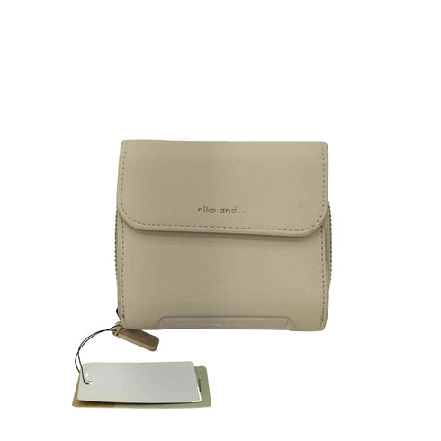 ニコアンド niko and... オリジナル10ポケット 財布 レディース