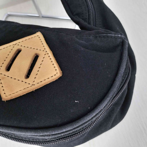 ケルティ KELTY ロゴパッチ マルチポケット ウエスト ボディバッグ メンズ