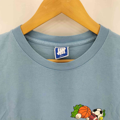 アンディフィーテッド UNDEFEATED SPORTS TEE ロゴプリント クルーネック半袖Tシャツ カットソー メンズ S