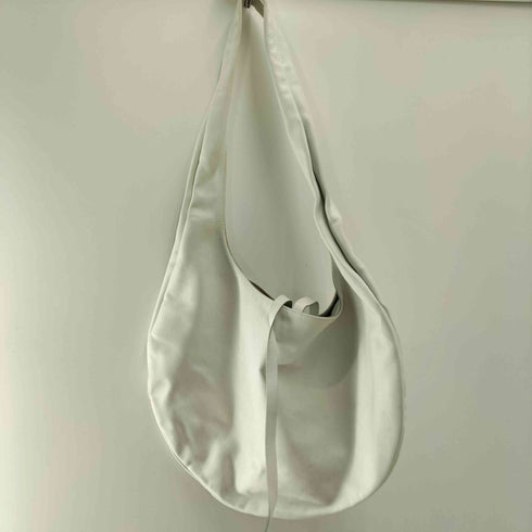 ロンシャン LONGCHAMP フランス製 ロゴ型押し レザー ラウンド ワンショルダーバッグ レディース