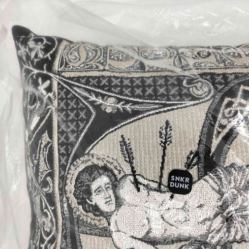 シュプリーム Supreme 24SS ×Jules Pansu Saint Sebastian クッション メンズ