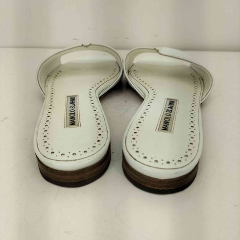 マノロブラニク MANOLO BLAHNIK Lasatte Notched Flat Leather Slide Sandal レディース