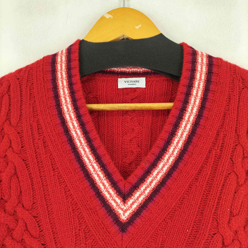 VICTOIRE ケーブル編みVネックニット メンズ