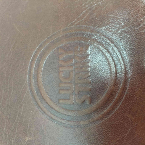 ラッキーストライク LUCKY STRIKE ロゴ 型押し エンボス レザー ウォレット 三つ折り財布 メンズ