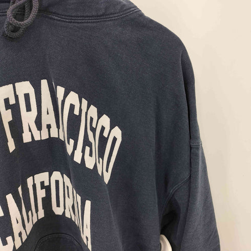 Brandy Melville SAN FARANCISCO CLIFORNIA 二段プリント プルオーバーパーカー メンズ