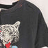 オニツカタイガー ONITSUKA TIGER GRAPHIC TEE グラフィック クルーネックTシャツ メンズ JPN:M