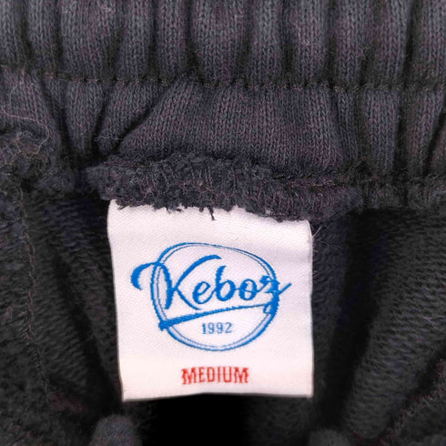 ケボズ KEboz ロゴパッチ付きスウェットパンツ メンズ M