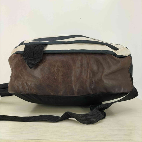 イーストパック EASTPAK マチレザー切替 ボーダー バッグパック メンズ