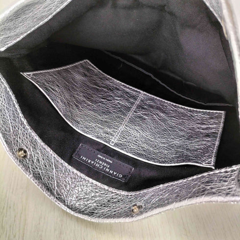 ジャンニキャリーニ GIANNI CHIARINI メタリックシルバー クラッチバッグ レディース