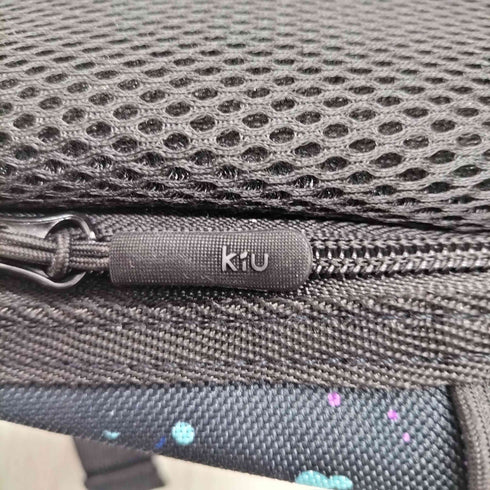 キウ KiU スプラッターペイント バックパック メンズ