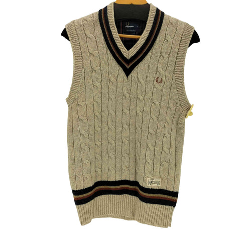 フレッドペリー FRED PERRY 月桂樹ロゴ刺繍 ウール100%ケーブルニットベスト メンズ JPN:S