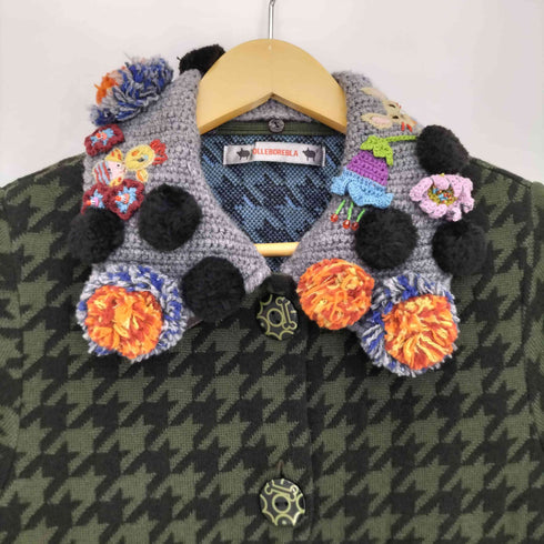 アルベロベロ OLLEBOREBLA オレボレブラ ガングラブチェック 付け襟 アップリケ ビジュー装飾 刺繍 ステンカラー ハーフコート レディース