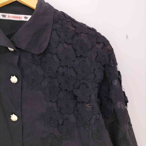 アルベロベロ OLLEBOREBLA オレボレブラ ぶたさんボタン 花柄レース装飾 メルトン 長袖シャツ レディース