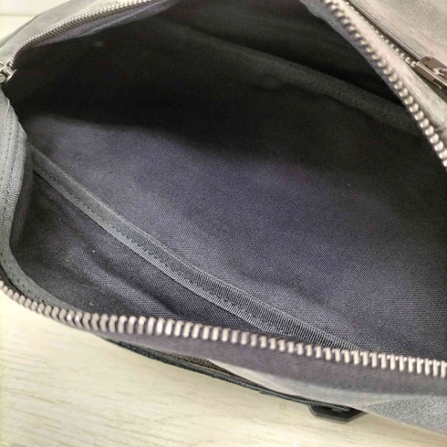 STRUM フルタンニン ピット鞣し シュリンク ホースハイド WAX仕上げ HIGH THROTTLE ボディーバッグ メンズ