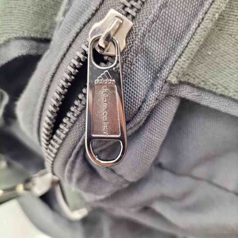 アディダス adidas キャンバス メッセンジャーバッグ レディース